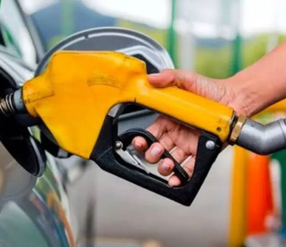 BENZİNE BU GECE İNDİRİM GELİYOR! 