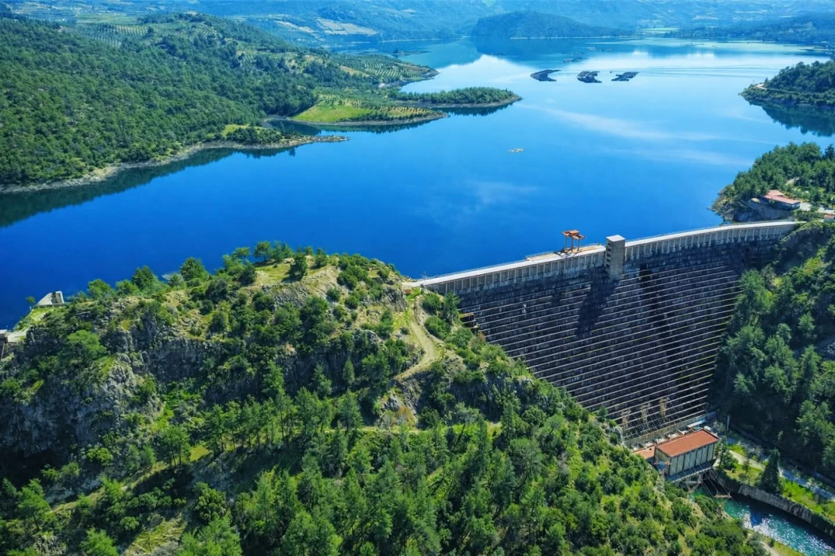 &Ccedil;İFT&Ccedil;İNİN G&Ouml;Z&Uuml; BARAJLARDA VE HAVADA!