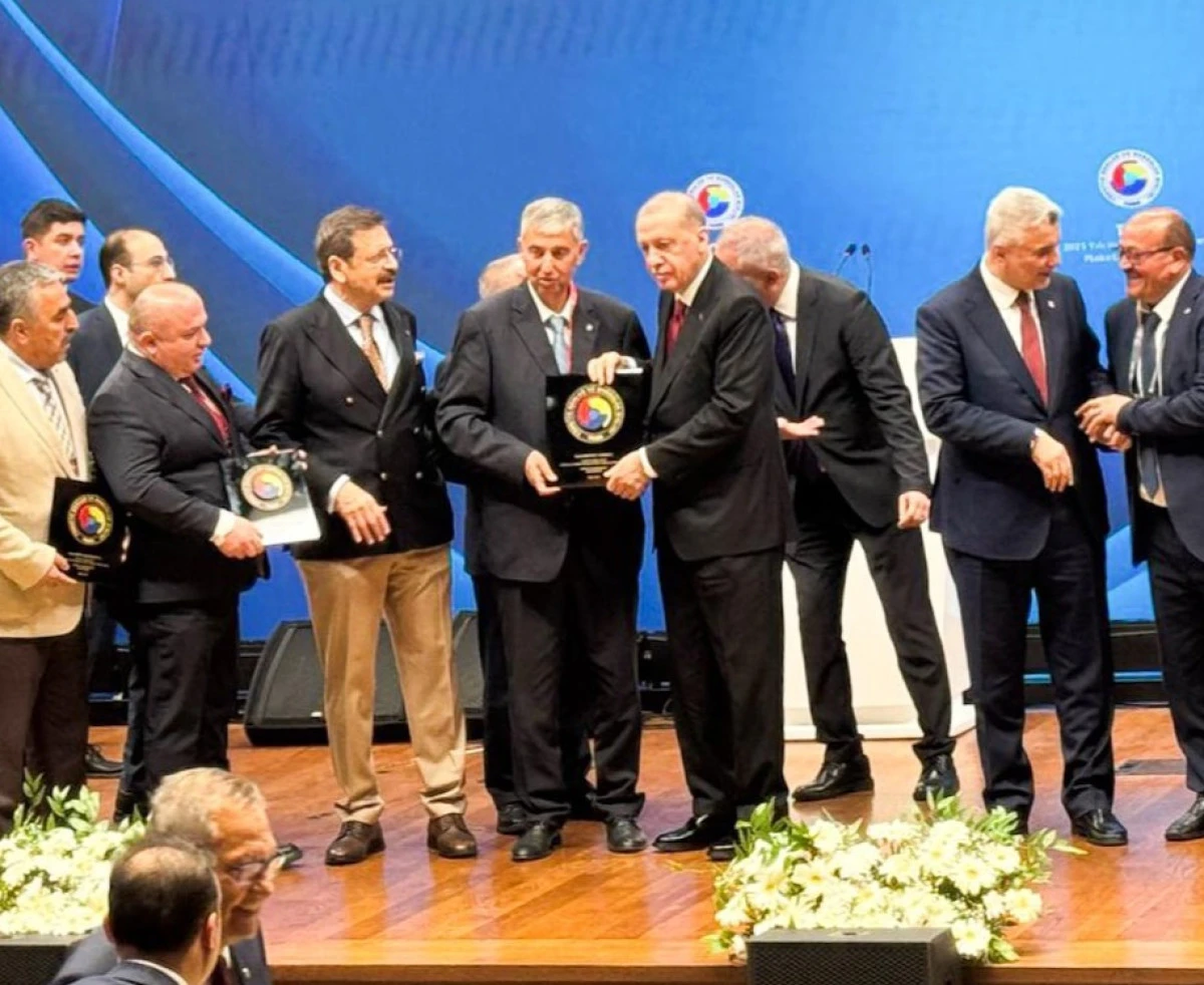 CUMHURBAŞKANI ERDOĞAN’DAN SÖKELİ İŞADAMINA ŞEREF BELGESİ 