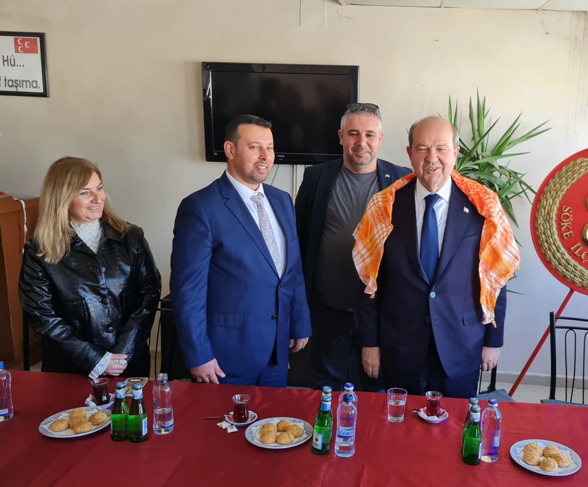 CUMHURBAŞKANINA S&Ouml;KE'DE K&Ouml;R&Uuml;KL&Uuml; &Ccedil;İZME HEDİYE EDİLDİ YAĞLIK BAĞLANDI!