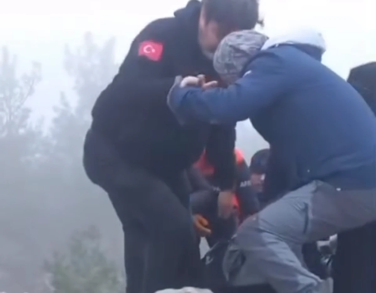 DAVUTLAR&rsquo;DA ŞOK OLAYDA 9 G&Ouml;ZALTI! 