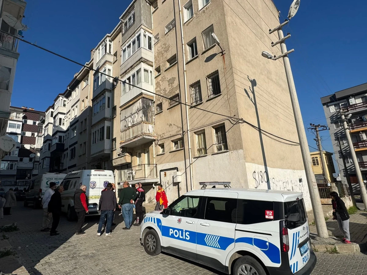 EVİNDE ÖLÜ BULUNDU! 