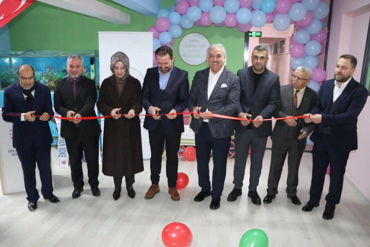 M&Uuml;FT&Uuml;L&Uuml;KTEN OKUL &Ouml;NCESİ EĞİTİME DESTEK! 