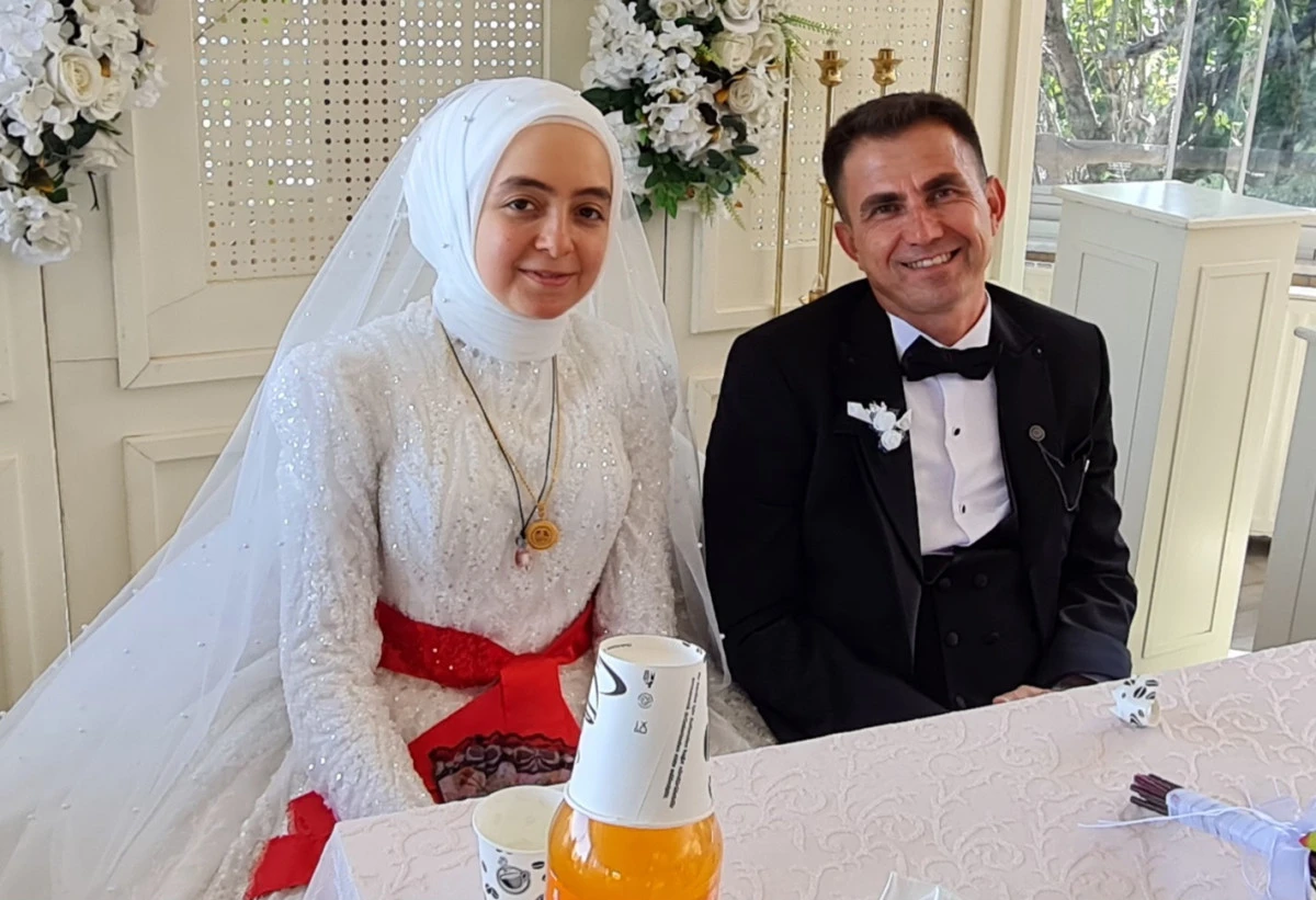 OZAN NİHAT SÖKE’DE DÜĞÜNDE SEVENLERİYLE BULUŞTU! 