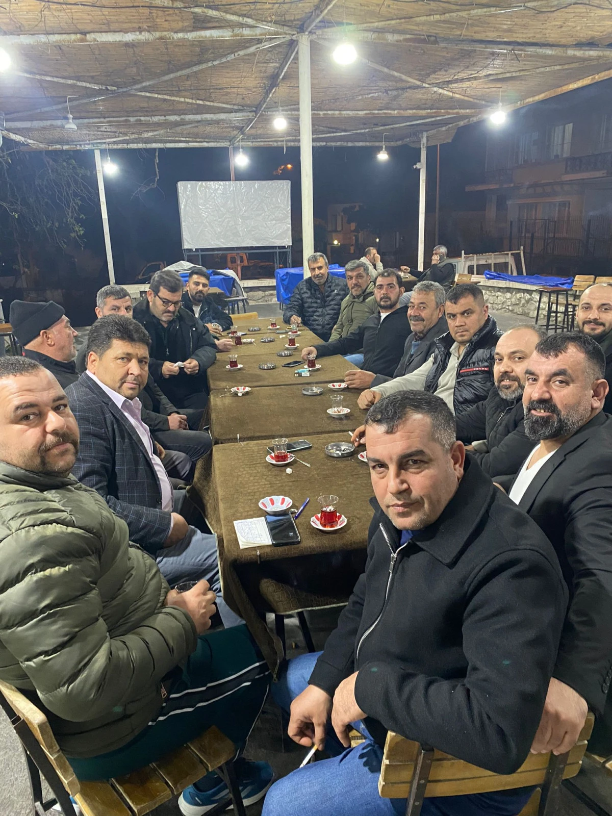 SEDAT ARSLAN G&Uuml;ND&Uuml;Z TEZG&Acirc;HTA GECE ESNAFIN EVİNDE! 