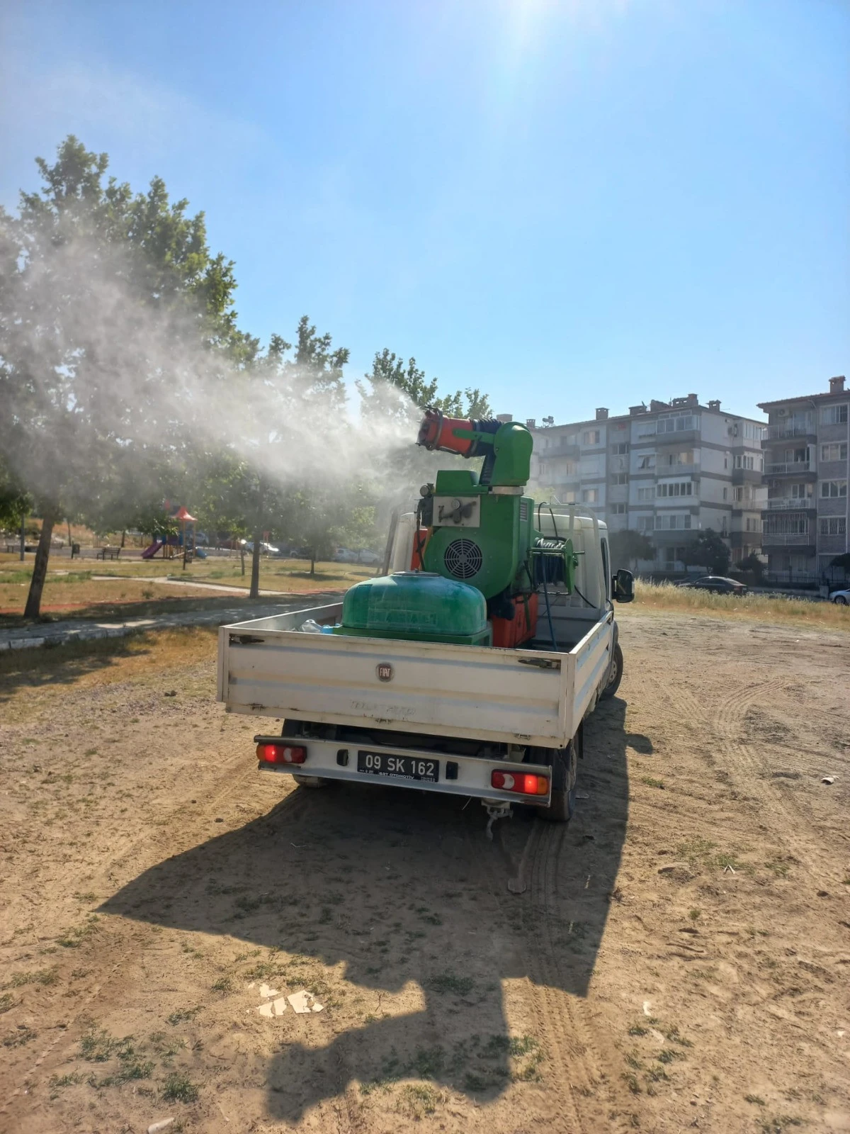 SÖKE BELEDİYESİ’NDEN KENE VE HAŞERELERE KARŞI YOĞUN İLAÇLAMA