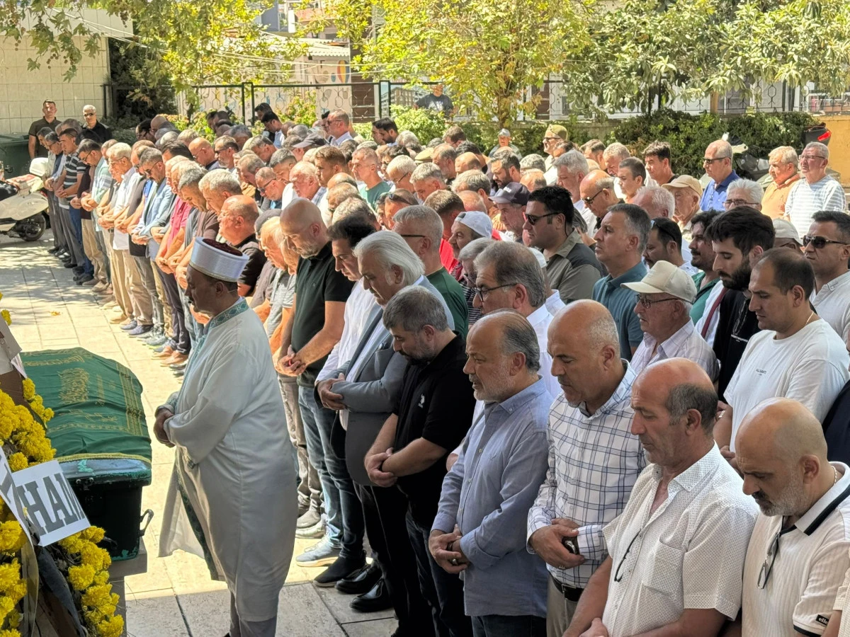 S&Ouml;KE MUHAMMET ABİSİNİ SON YOLCULUĞUNA UĞURLADI