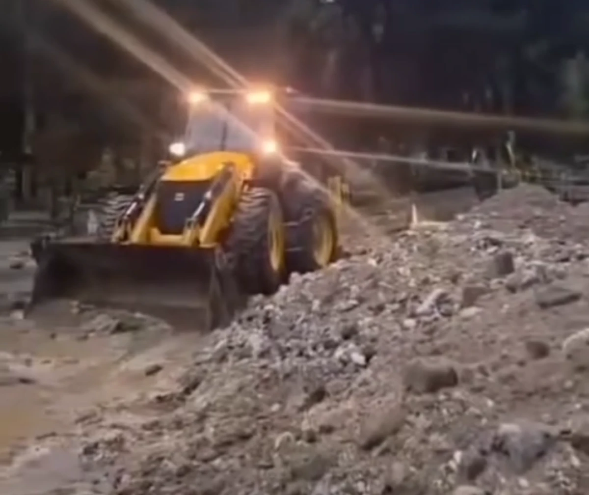 S&Ouml;KE&rsquo;DE EKİPLER YOLDA VE MEZARLIKTA &Ccedil;ALIŞMAYA BAŞLADI