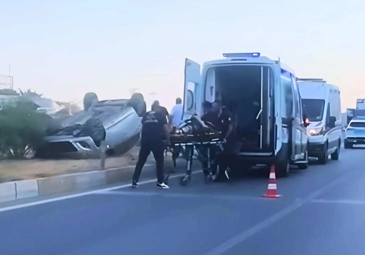 SÖKE'DE OTOMOBİL TAKLA ATTI 3 YARALI