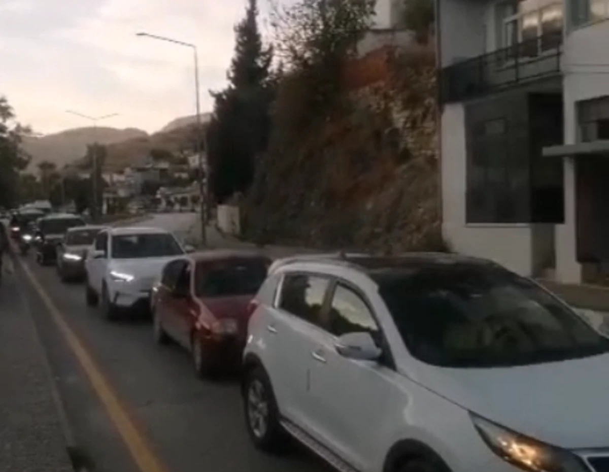 S&Ouml;KE&rsquo;NİN AKŞAM TRAFİĞİ İSTANBUL&rsquo;U ARATMIYOR!