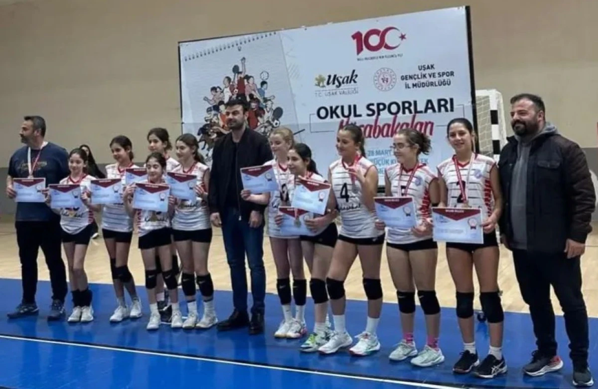 S&Ouml;KE'NİN KIZLARI RAKİP TANIMADI!