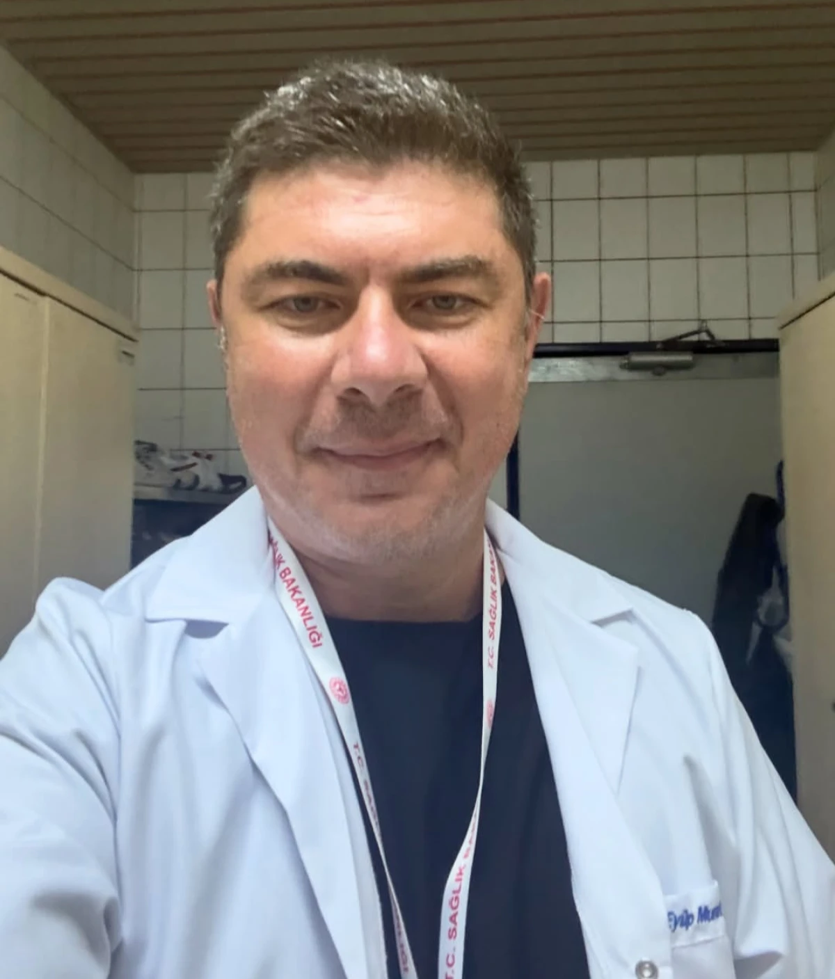 S&Ouml;KE&rsquo;NİN PROFES&Ouml;R BAŞHEKİMİ DERTLERE DEVA OLUYOR!