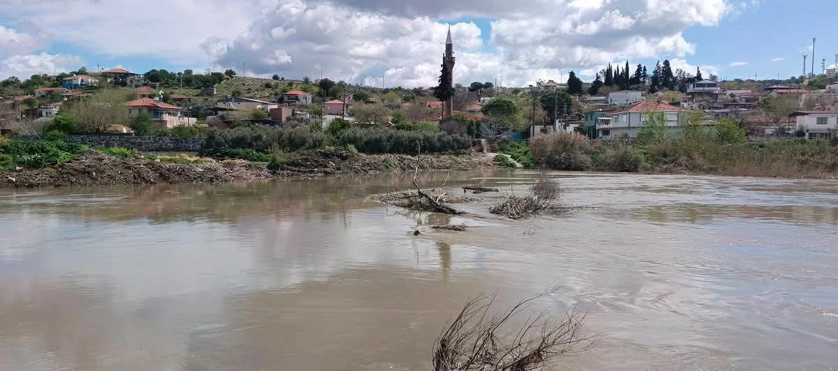 TAŞK&Ouml;PR&Uuml;DE BİRİKEN TEHLİKE KAYBOLDU!